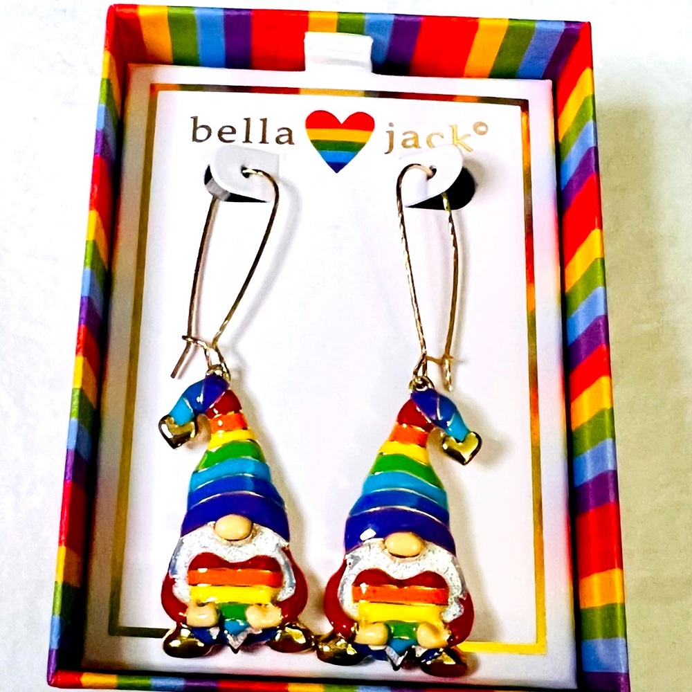 💚 Love is love ❤️ gay pride 🏳️‍🌈 gnome 💛earrings  🧡 Bella 💙Jack 💜